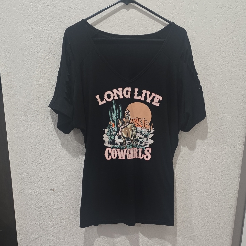 Amazon Black and Pink Graphic Tee